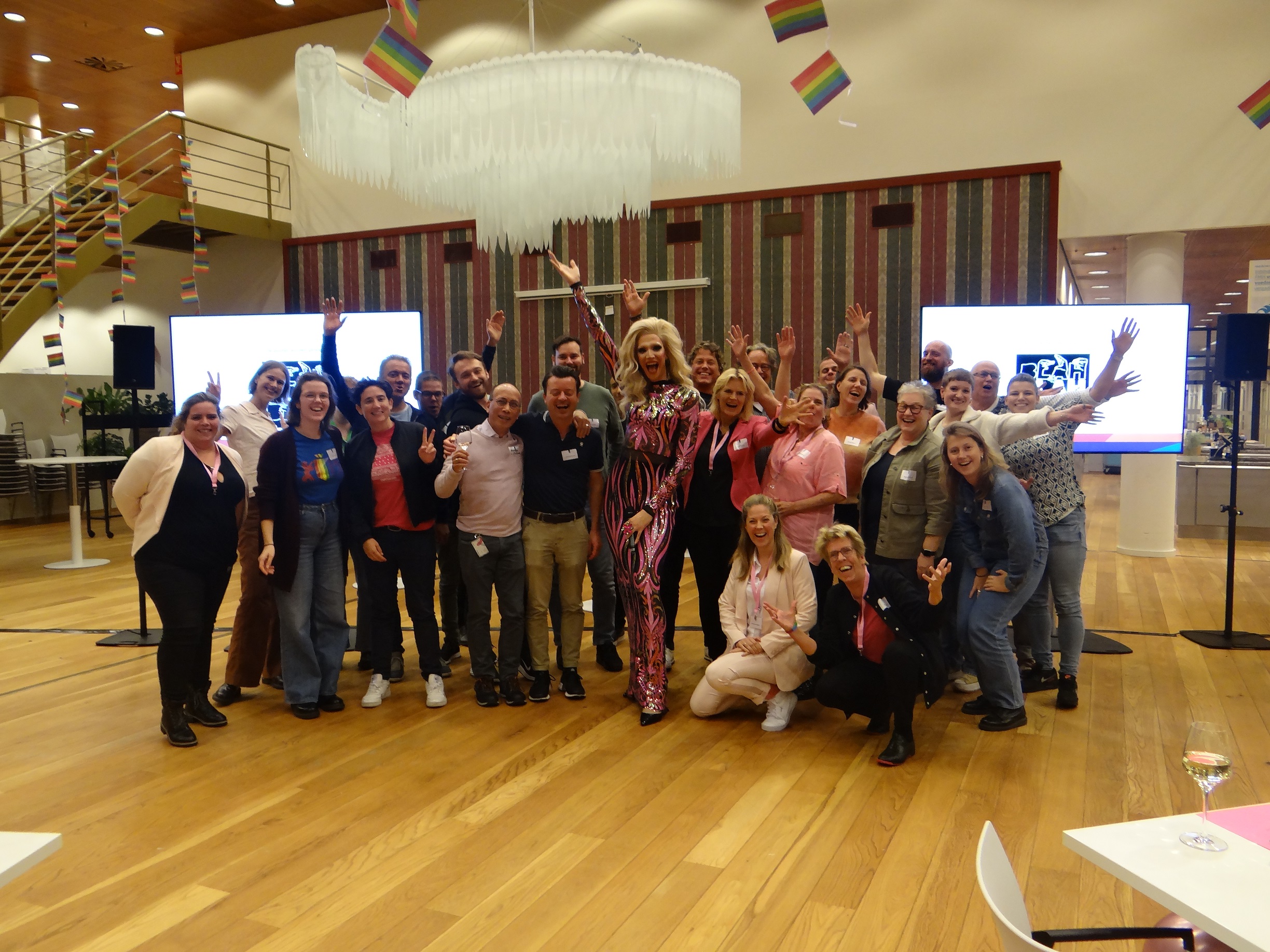 Roze Pubquiz bij RVO